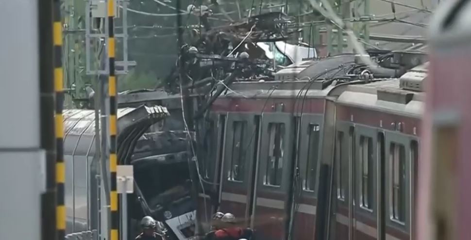 Ιαπωνία: Σύγκρουση τραίνου με φορτηγό – Δεκάδες τραυματίες (Video) - Media
