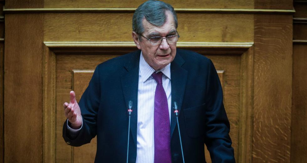 Ο πολιτικός κόσμος αποχαιρετά τον Δημήτρη Κρεμαστινό - Media