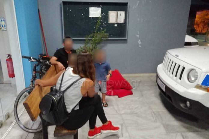 Χανιά: Έβγαλαν όπλο σε στρατιωτικό και απείλησαν την οικογένειά του – Κατασκήνωσαν έξω από το αστυνομικό μέγαρο (Photos) - Media
