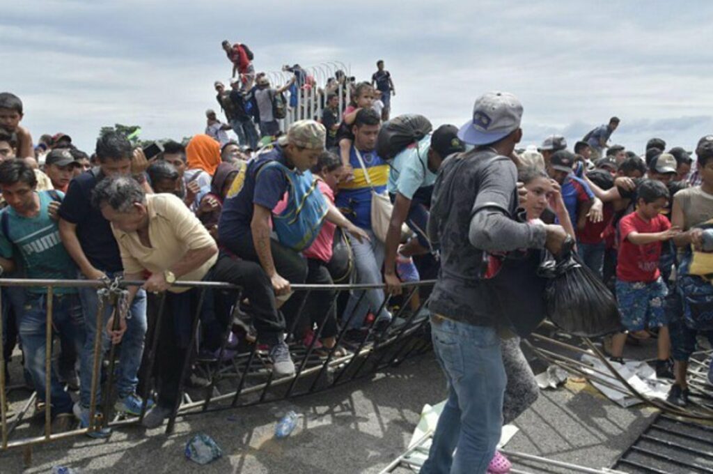 Μεξικό: Συνέλαβαν 300 μετανάστες που προσπαθούσαν να φθάσουν στις ΗΠΑ  - Media