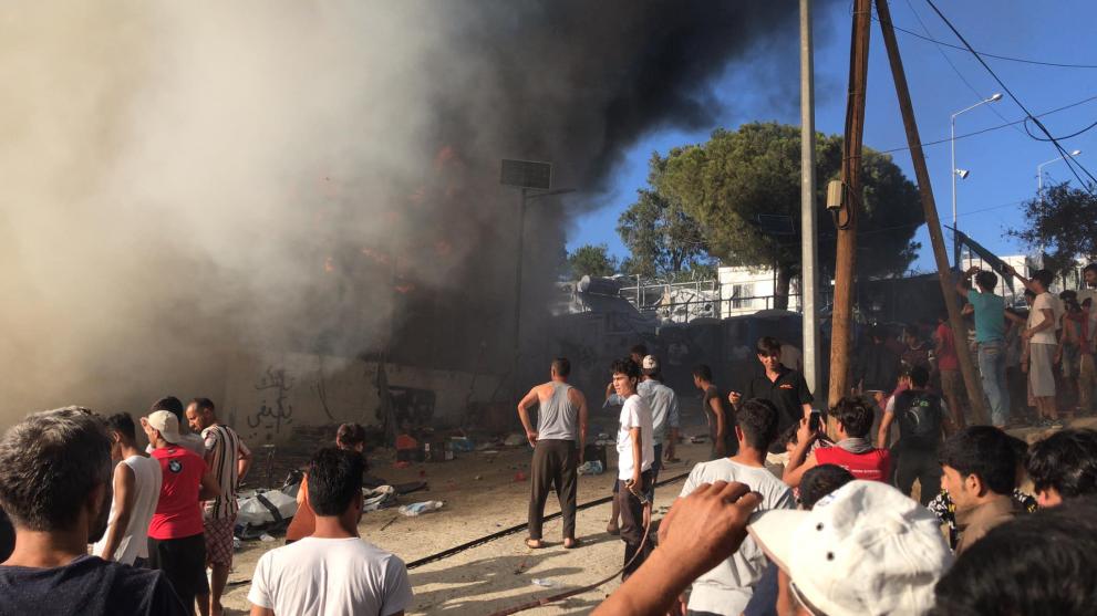 «Κόλαση» στη Μόρια: Τουλάχιστον δύο νεκροί από φωτιά - Και τραυματίες  - Media