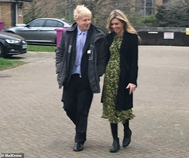 Ο Μπ. Τζόνσον αποφάσισε να δώσει στον νεογέννητο γιο του τα ονόματα των δύο γιατρών που τον έσωσαν - Media