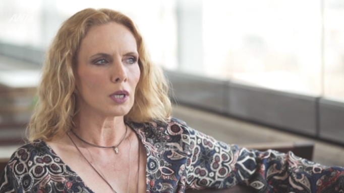 Εβελίνα Παπούλια: Η πίστη της στον Θεό και το «σοκ» που έπαθε στα 30 της (Video) - Media