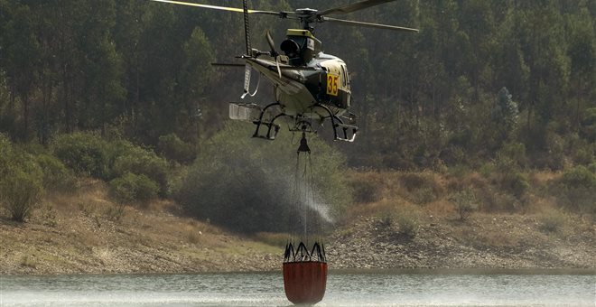 Πέθανε πιλότος στη μάχη με τις φλόγες - Media