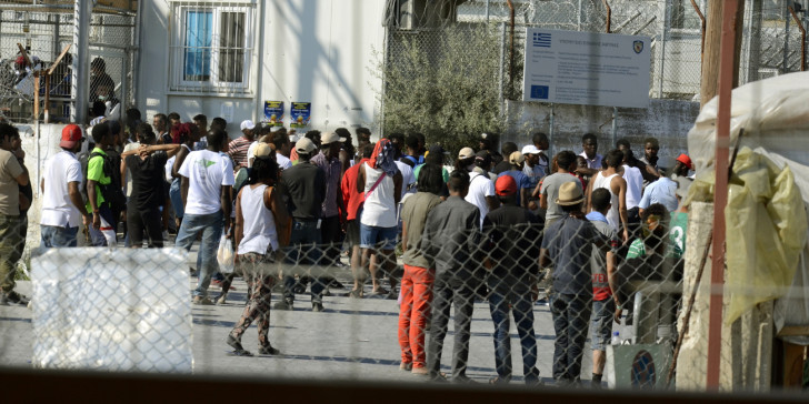 Επεισόδια στη Μόρια: Διαμαρτυρία ασυνόδευτων ανήλικων - Χρήση χημικών από την αστυνομία - Media