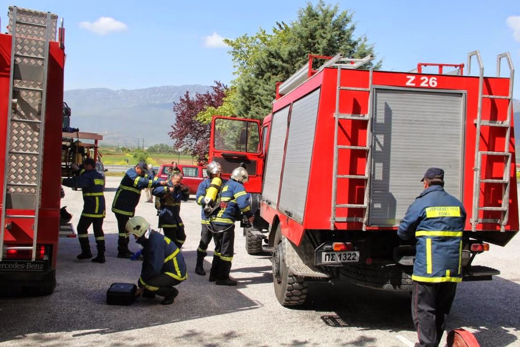 Πυρκαγιά σε υπαίθριο χώρο επί της οδού Πειραιώς  - Media