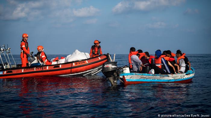 Κλείνει τα λιμάνια για τους πρόσφυγες η Ιταλία - Media