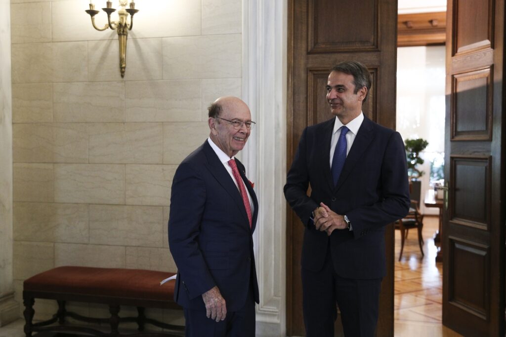 Γουίλμπουρ Ρος: Η κυβέρνηση Μητσοτάκη γνωρίζει τι χρειάζεται η Ελλάδα - Media