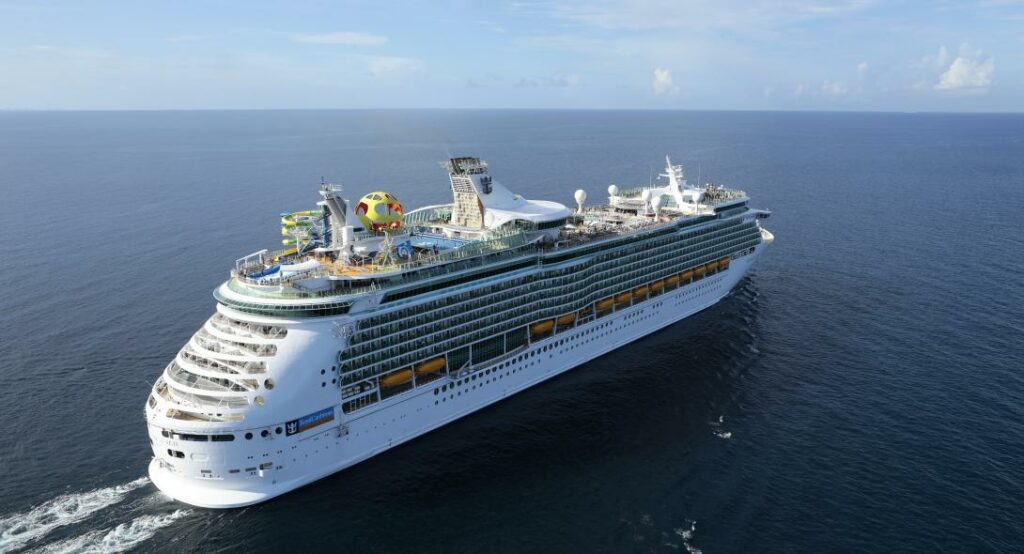 Συνάντηση Μητσοτάκη με τους εκπροσώπους της Royal Caribbean Cruises - Media