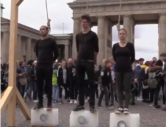 Διαδηλώσεις για την κλιματική αλλαγή: Άγχωνες και πάγος στο Βερολίνο (Video) - Media