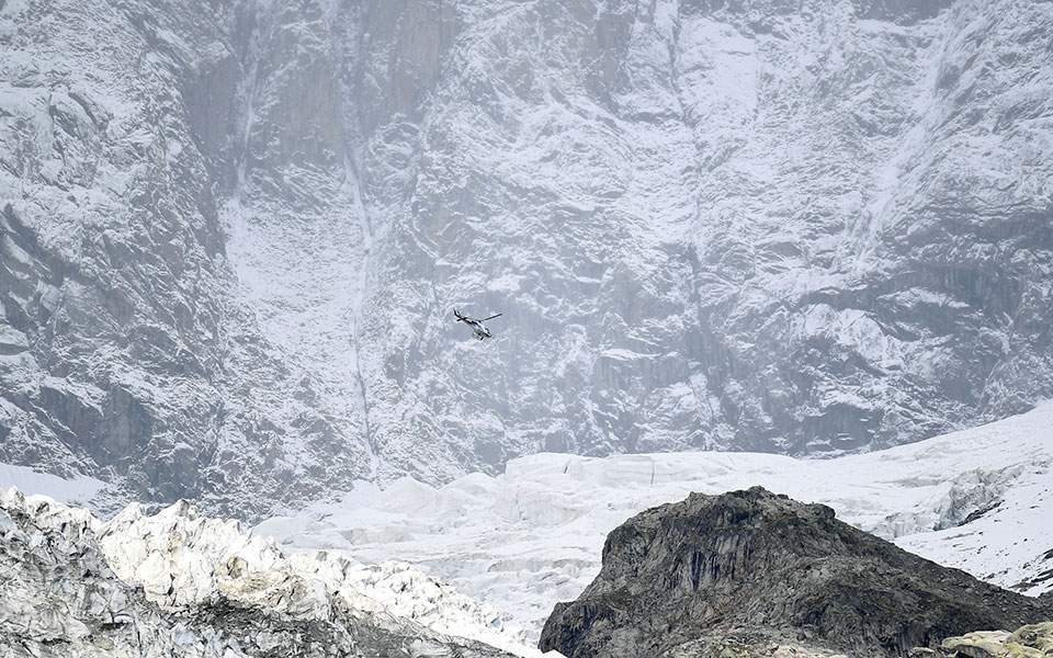 Ιταλία: Με κατάρρευση απειλείται παγετώνας του Λευκού Ορους - Εκκενώνονται χωριά στις Άλπεις - Media