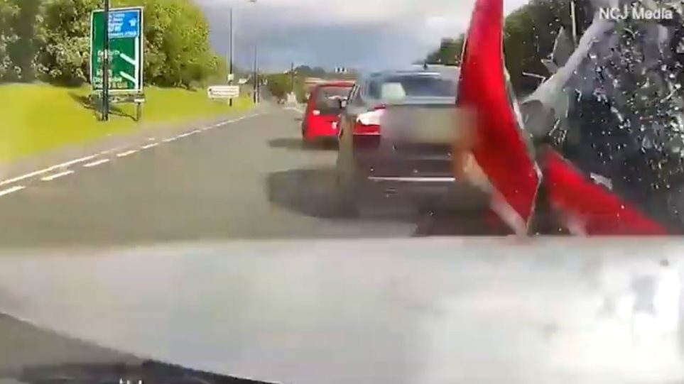 Βρετανία: Οδηγός ταξί έπεσε με 110χλμ./ώρα σε αυτοκίνητα «λόγω κούρασης» (Video) - Media