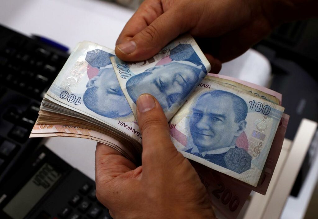 Στο 15% αύξησε τα επιτόκια η κεντρική τράπεζα της Τουρκίας - Ενισχύεται η λίρα - Media
