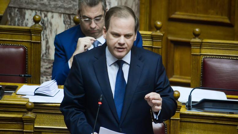 Άγριος καβγάς Καραμανλή-Τριανταφυλλίδη: «Εκτός πραγματικότητας οι πυγολαμπίδες που πετάτε» - «Αέρας κοπανιστός οι δεσμεύσεις σας» - Media