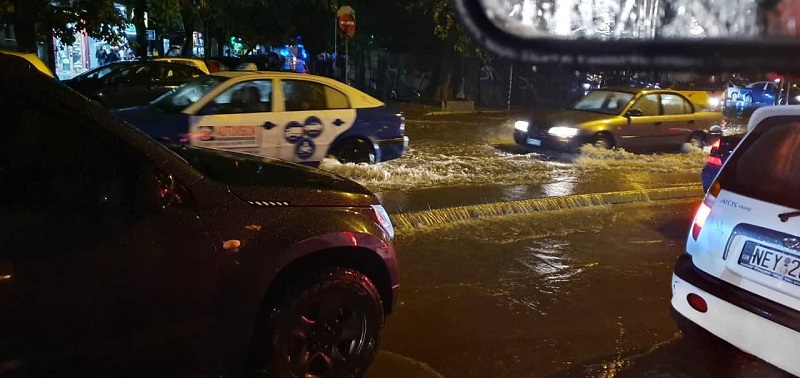 «Ποτάμια» οι δρόμοι στη Θεσσαλονίκη – «Χείμαρροι» στην Άνω Πόλη (Photos/Video) - Media Gallery
