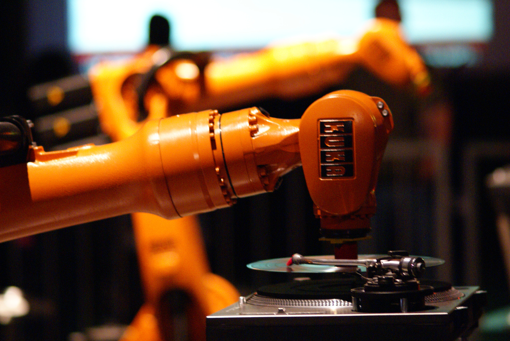 Ρεκόρ στις πωλήσεις βιομηχανικών ρομπότ - Media