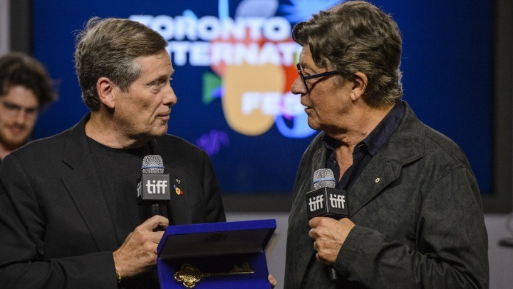 Το «Χρυσό Κλειδί του Τορόντο» απονεμήθηκε στον Καναδό μουσικό Ρόμπι Ρόμπερτσον - Media