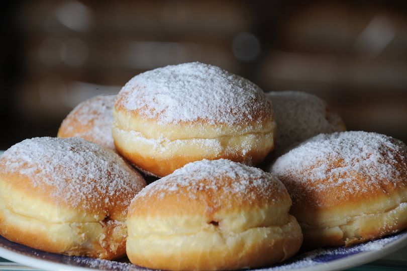 Το μυστικό που σας κρύβουν οι φούρνοι για τα ντόνατ μαρμελάδας - Media