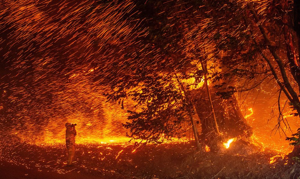 Bloomberg: «Αμαρτωλή» ιδιωτική εταιρεία ενέργειας πίσω από τη μεγάλη φωτιά στην Καλιφόρνια; - Media