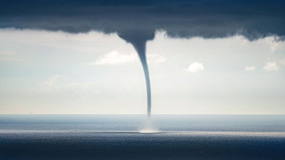 Υδροστρόβιλοι στο Ιόνιο - Εντυπωσιακές εικόνες ανοικτά της Ηλείας (Video) - Media