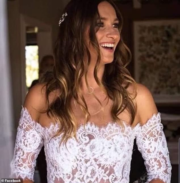 Εξαναγκάστηκε σε παραίτηση δασκάλα και πρώην μοντέλο που έκανε σεξ με μαθητή της (Photos) - Media