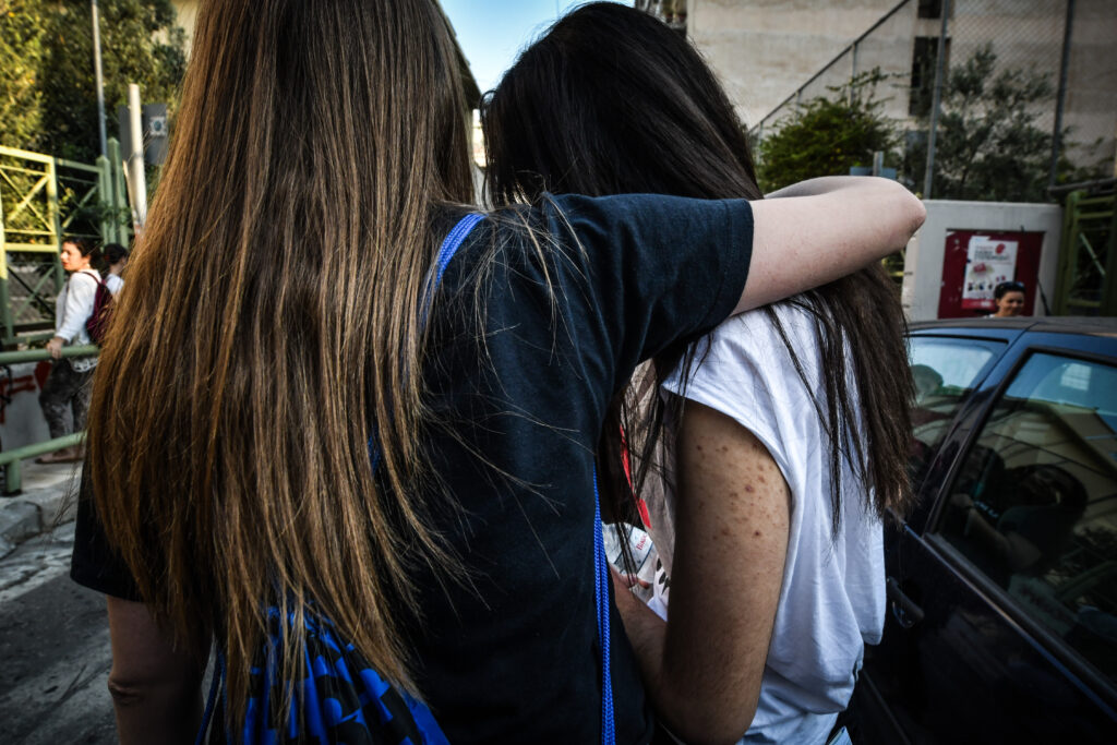«Ισοπεδωμένη» η ψυχολογία των εφήβων στην Ελλάδα: «Σαρώνουν» κατάθλιψη, άγχος, αυτοτραυματισμοί και απόπειρες αυτοκτονίας - Media