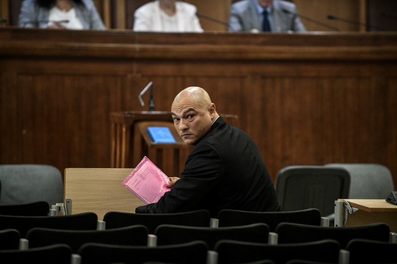 Δίκη Χ.Α.: Εριστικός ο «Καιάδας» Γερμενής: «Να σέβεστε» - Media