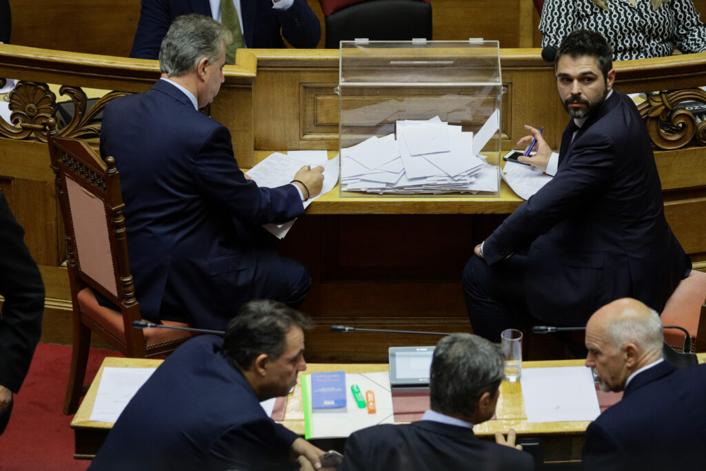 Προανακριτική: Διαρροές στην ψηφοφορία από ΝΔ και ΚΙΝΑΛ - «Απαξίωση και παρωδία» λέει ο ΣΥΡΙΖΑ - Media