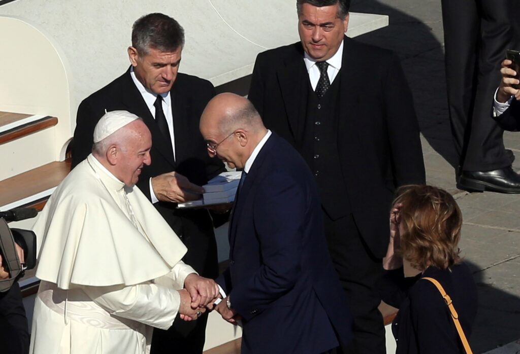Συνάντηση Δένδια-Πάπα Φραγκίσκου - «Παγκόσμια έμπνευση για τις ανθρώπινες αξίες» - Media