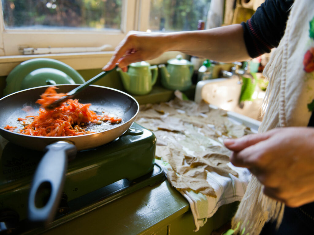 Έρευνα: Σε ποια χώρα μαγειρεύουν περισσότερο στο σπίτι - Media