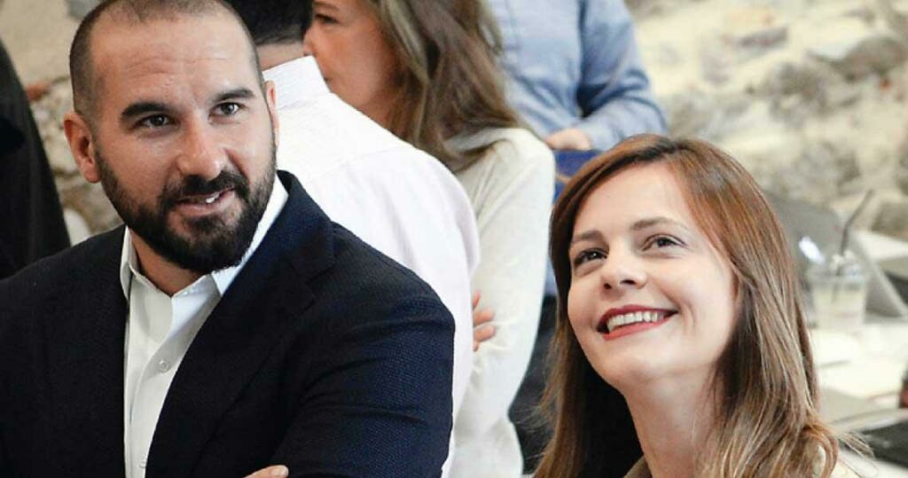 Αυτά τα κοσμήματα έκανε δώρο ο Δημήτρης Τζανακόπουλος στην Έφη Αχτσιόγλου - Media