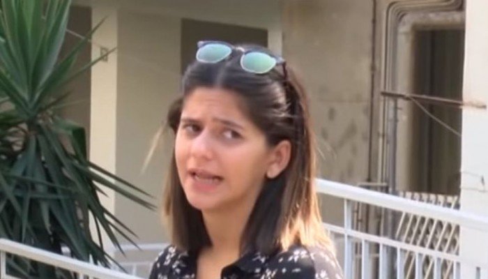 Ληστής κλέβει το αμάξι 25χρονης και τη σέρνει πίσω του φεύγοντας (Video) - Media