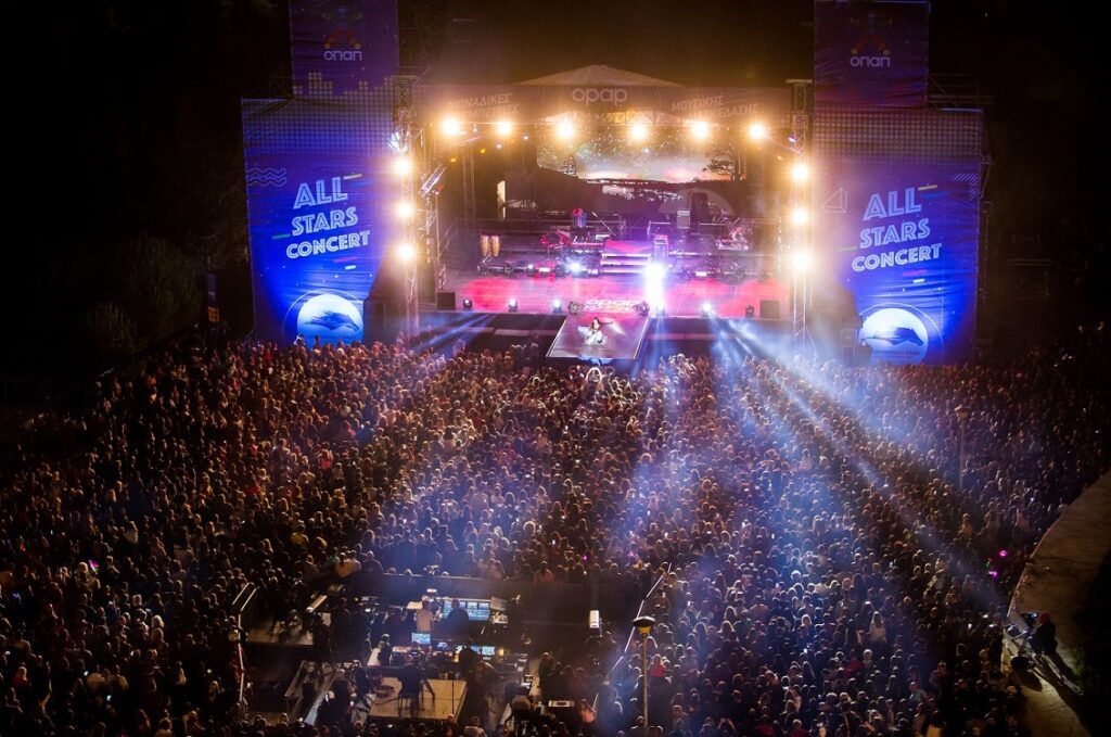 Αll Stars Concert: Σάκης Ρουβάς, Έλενα Παπαρίζου και Ελένη Φουρέιρα ξεσηκώσαν περισσότερους από 12.000 θεατές στο Μarkopoulo Park - Media