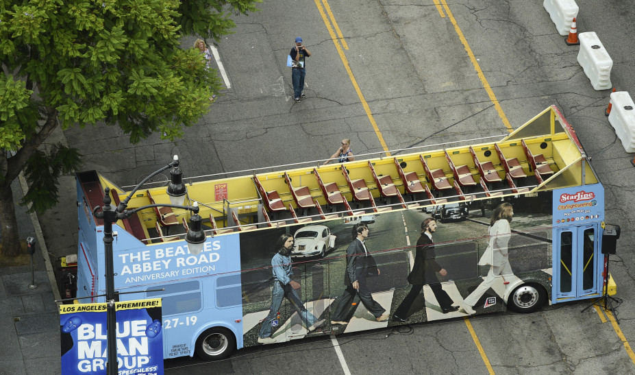 Ξανά στα charts το «Abbey Road» των Beatles  μετά από 50 χρόνια - Media