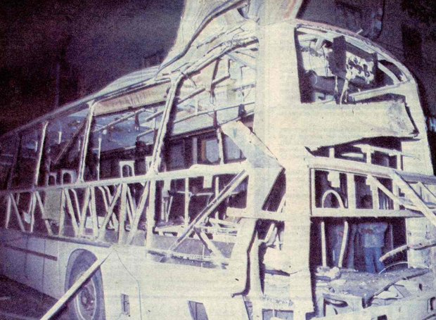 Βόμβα σε λεωφορείο με μαθητές στην Αθήνα το 1985: Το πρώτο τυφλό χτύπημα στην πρωτεύουσα (Photos) - Media