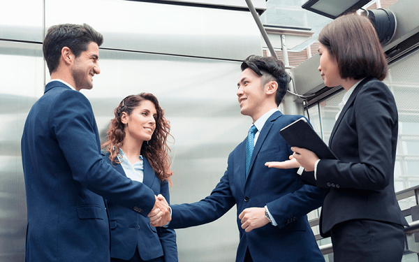 ΗΠΑ: Και μεγάλες αμερικανικές εταιρίες καλούν τον Τραμπ να «θέσει τέλος στο χάος» - Media