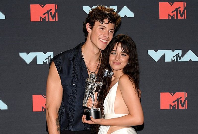 Camila Cabello για τη σχέση της με τον Shawn Mendes: Είμαι ευτυχισμένη - Media