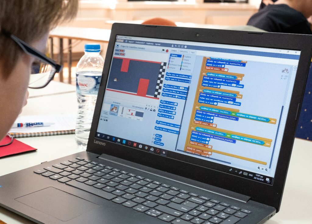 CodeAthon 2019: προγραμματισμός κώδικα για μαθητές σε έξι ελληνικές πόλεις  - Media
