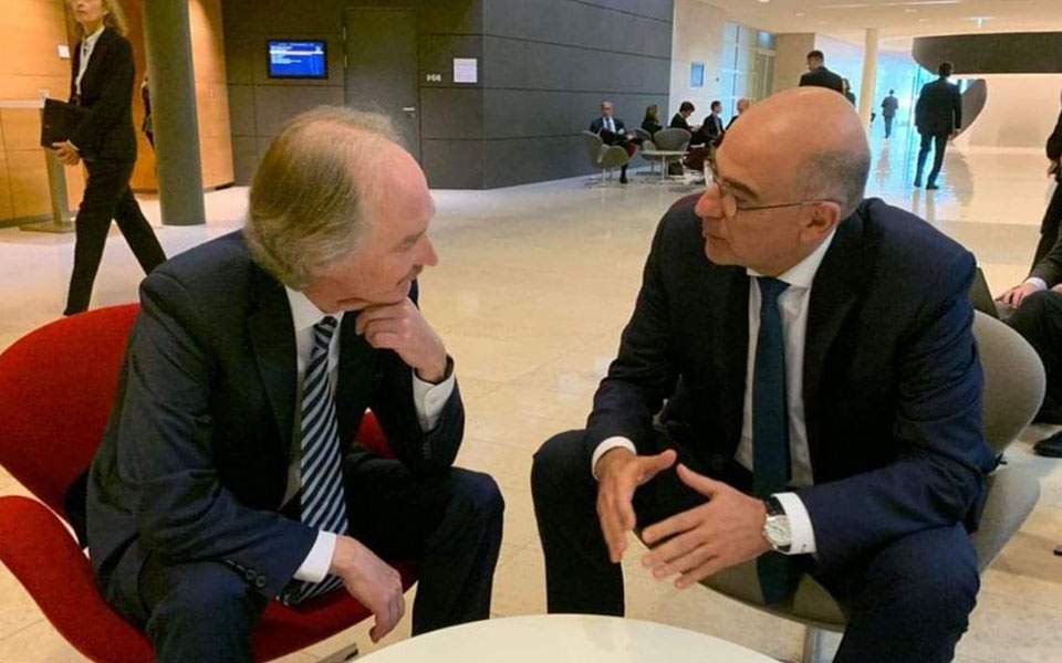 Συνάντηση Δένδια με τον απεσταλμένο ΟΗΕ για τη Συρία στο Λουξεμβούργο - Media