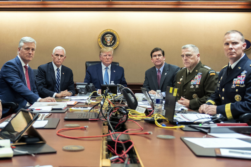 Ο φωτογράφος του Ομπάμα «καρφώνει» Τραμπ για τη φωτογραφία που βλέπει την επιχείρηση για τον Μπαγκντάντι  - Media