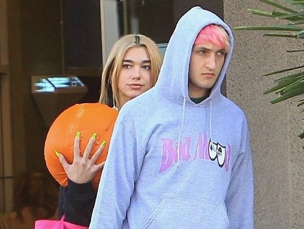 Η Dua Lipa αγόρασε… κολοκύθες (Photos) - Media