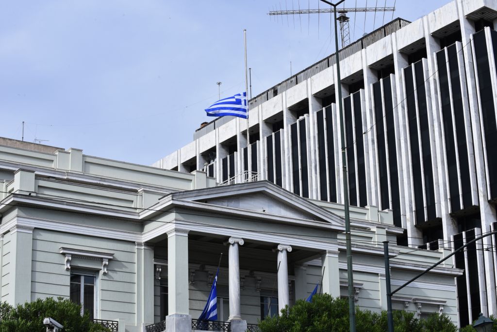 Η Ελλάδα καταδικάζει την εισβολή της Τουρκίας στη Συρία - Αιχμή για μετακινήσεις πληθυσμών που «ανακαλούν μνήμες» - Media