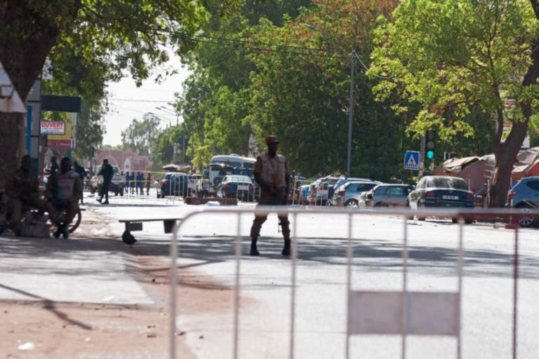 Μπουρκίνα Φάσο: Δεκάδες νεκροί από επίθεση ενόπλων σε καναδικό χρυσωρυχείο - Media