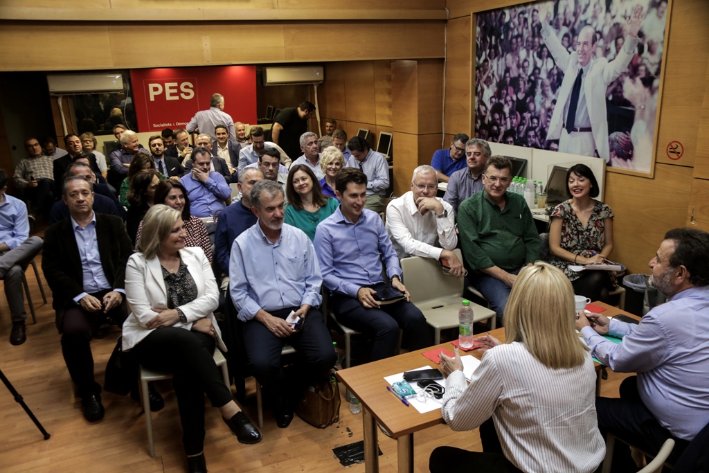 ΠΑΣΟΚ: Αυστηρή απάντηση της Φώφης Γεννηματά στις αιχμές του Παύλου Γερουλάνου - Media