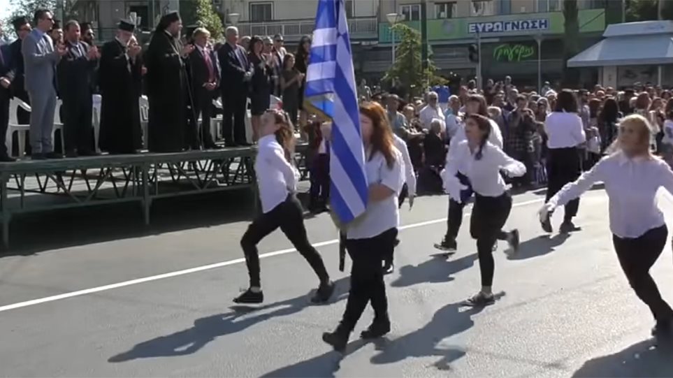 Παρέλαση-παρέμβαση 10 κοριτσιών στη Νέα Φιλαδέλφεια: «Δεν πρόκειται για μαθητές της περιοχής» - Media