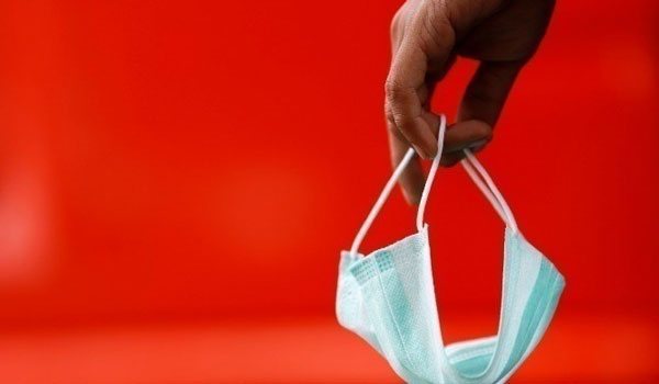 Μας προστατεύει η χειρουργική μάσκα από τον γρίπη; - Πέντε μύθοι για το κρυολόγημα - Media