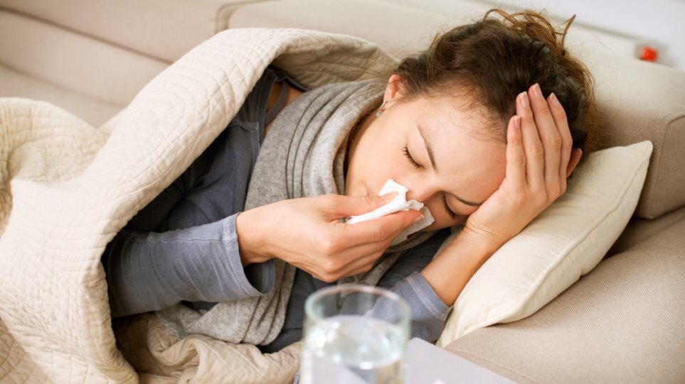 Προσοχή ενόψει εποχικής γρίπης: Ποια τα πρώτα συμπτώματα - Πώς μεταδίδεται ο ιός (Video) - Media