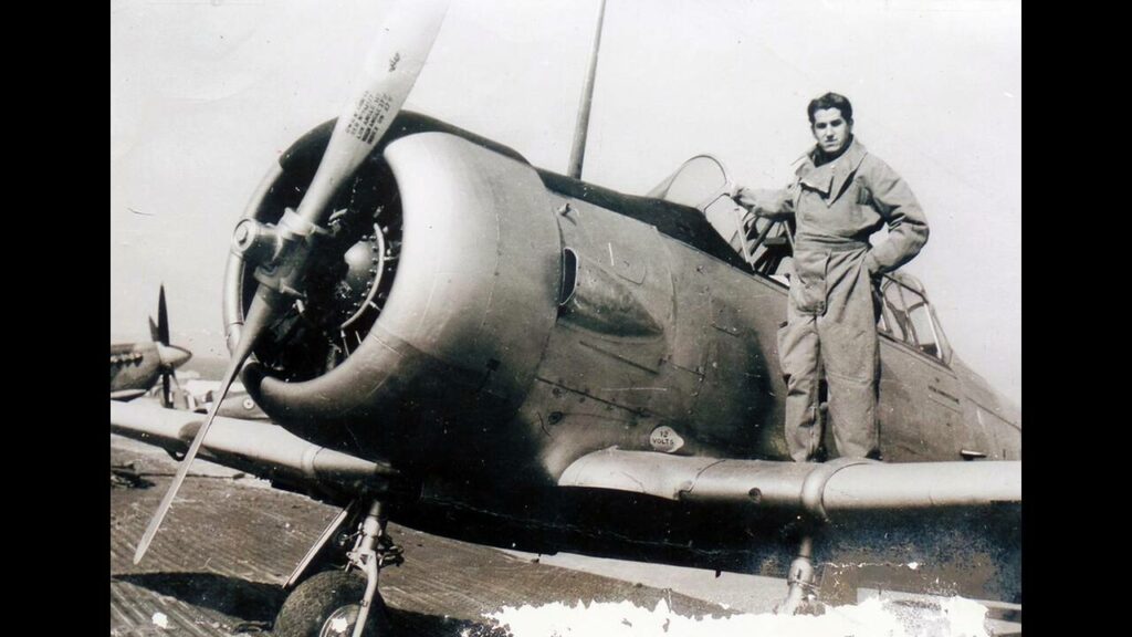 «Να μη ξεχνάμε, να τιμούμε και να επαγρυπνούμε» - Κ. Χατζηλάκος: Ένας από τους τελευταίους αεροπόρους της γενιάς του 