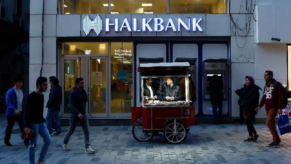 Η Halkbank απορρίπτει τις κατηγορίες των ΗΠΑ για εμπλοκή στην παράκαμψη κυρώσεων στο Ιράν - Τι λέει ο Ερντογάν - Media