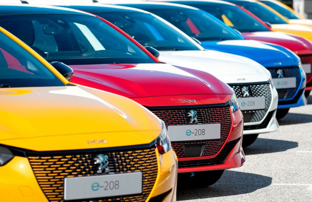 «Έκλεισε» η συμφωνία Fiat Chrysler και Peugeot για συγχώνευση - Media